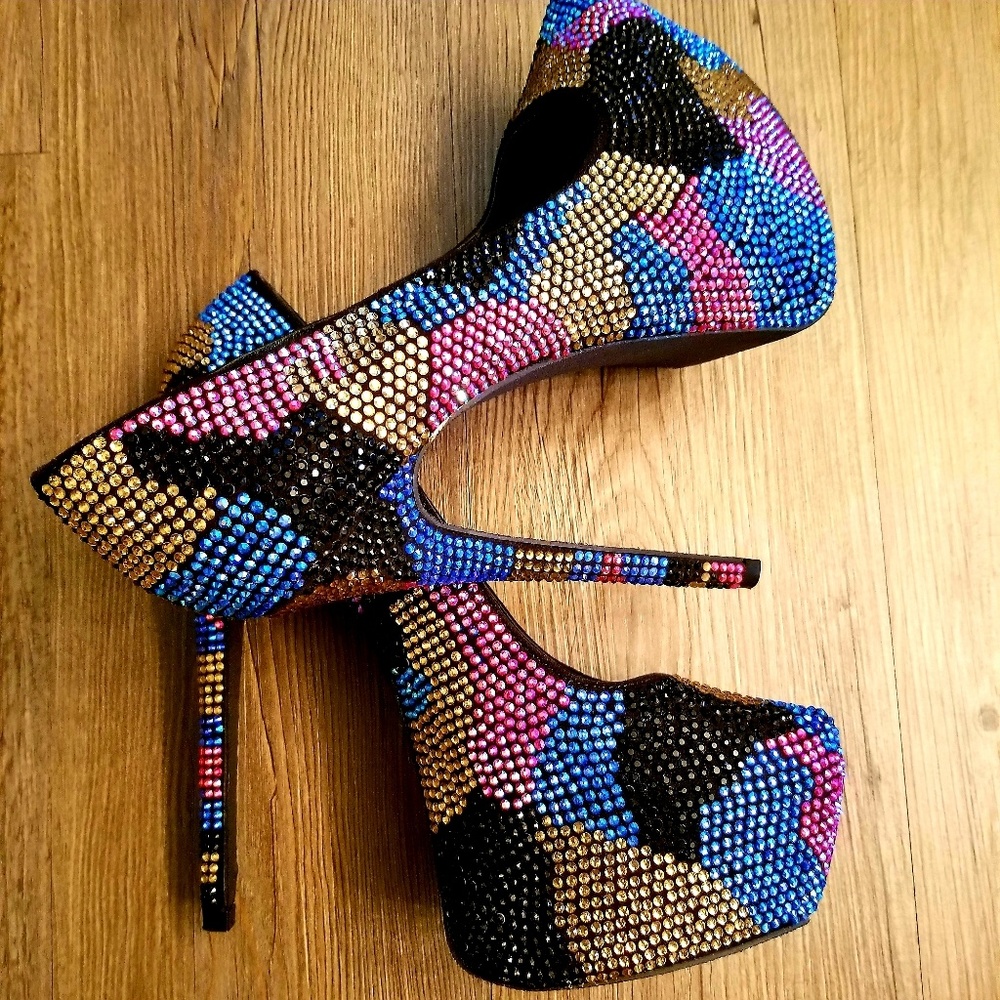 STEVE MADDEN "RARE🦋FIND" Dyvinal Camo Platform